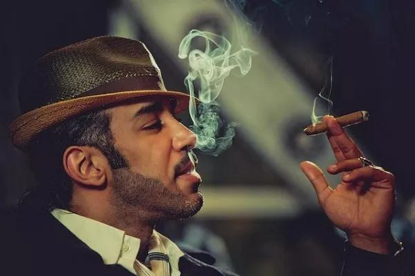 是哪个镜头，让你爱上了雪茄？